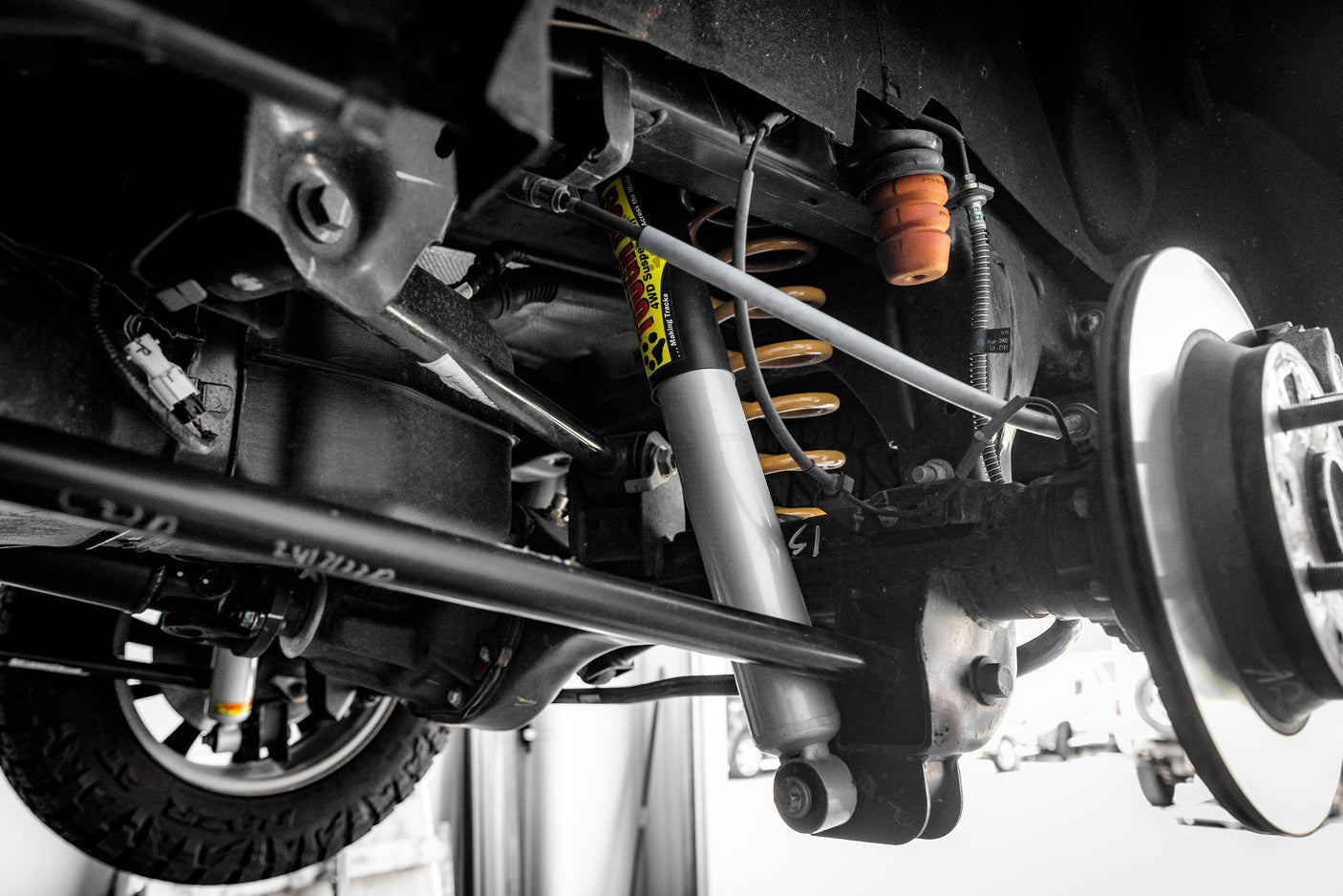 Rear Foam Cell Shock Absorbers Mahindra Scorpio