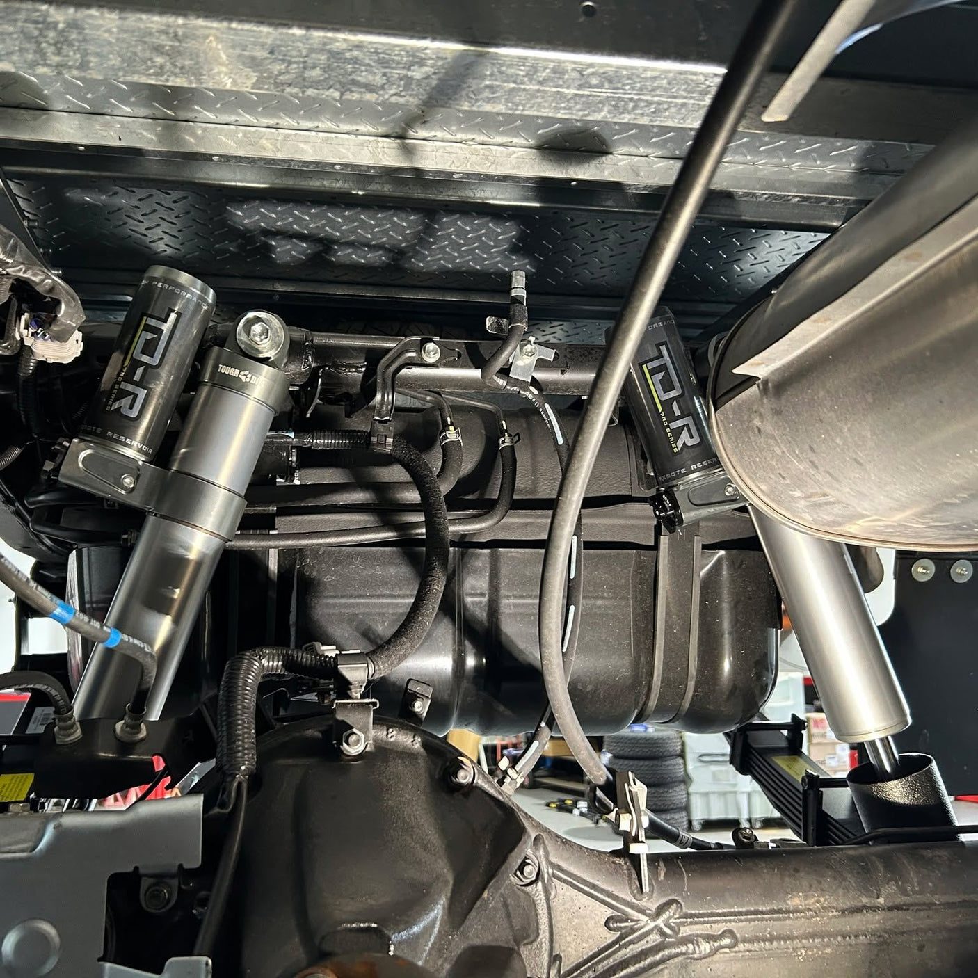 Rear Remote Res Adjustable Shocks 79 Series (Dual Cab) LandCruiser