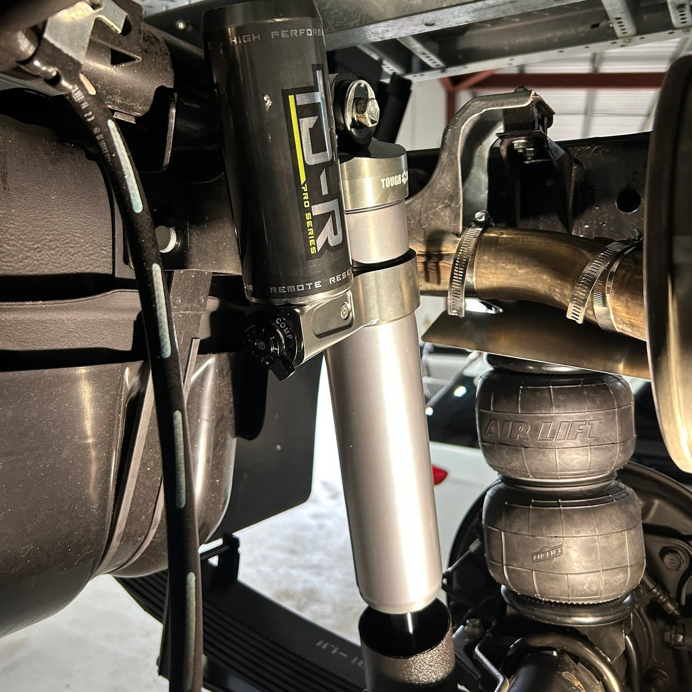Rear Remote Res Adjustable Shocks 79 Series (Dual Cab) LandCruiser